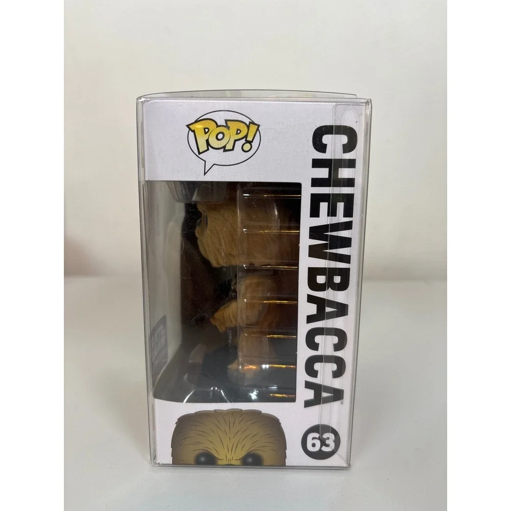 Funko Pop Star Wars Chewbacca 63 Smugglers Bounty Exclusive Flocked Protector